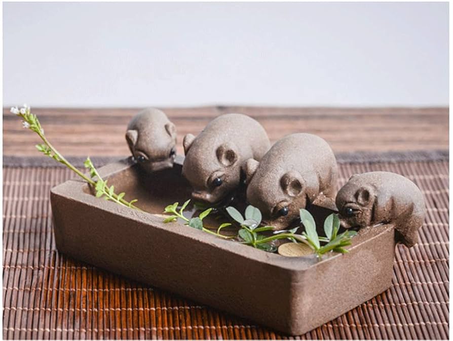 Amazon.co.jp: gannbarou 水を飲む4匹の ブタさん 置物